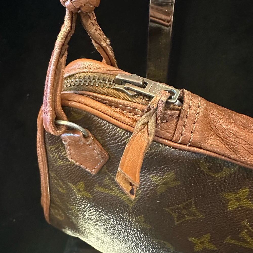 Louis Vuitton Brown Monogram Pouchette Sport  Clutch VINTAGE - Picture 6 of 16